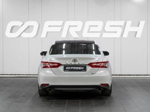 Седан Toyota Camry 2018 года, 2479000 рублей, Сургут
