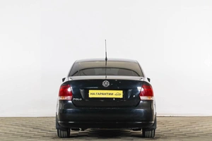 Седан Volkswagen Polo 2011 года, 699000 рублей, Тюмень