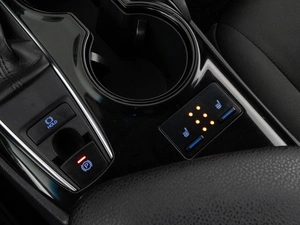 Седан Toyota Camry 2020 года, 2449999 рублей, Москва