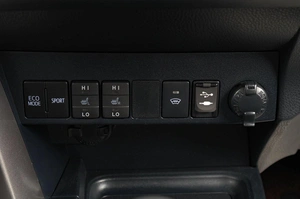 Внедорожник Toyota RAV4 2017 года, 2659000 рублей, Тюмень