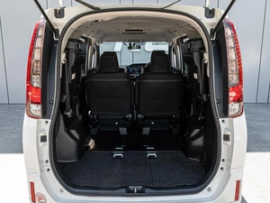 Минивэн Toyota Esquire 2015 года, 2106000 рублей, Краснодар