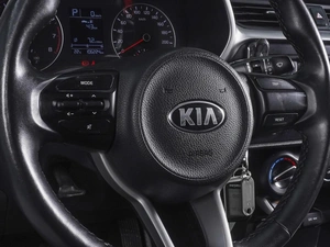 Седан Kia Rio 2021 года, 1440000 рублей, Ростов-на-Дону