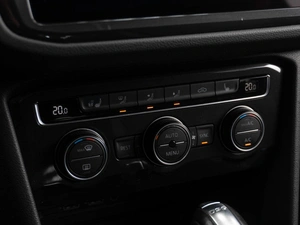 Внедорожник Volkswagen Tiguan 2019 года, 2354000 рублей, Тюмень