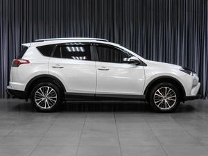 Внедорожник Toyota RAV4 2018 года, 2999000 рублей, Тюмень