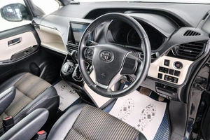 Минивэн Toyota Noah 2019 года, 2199000 рублей, Красноярск