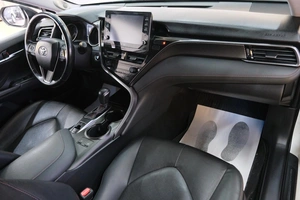 Седан Toyota Camry 2021 года, 2759000 рублей, Омск