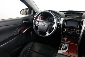 Седан Toyota Camry 2013 года, 1689000 рублей, Пермь