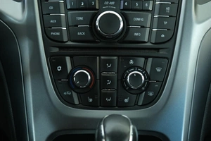Хетчбэк Opel Astra GTC 2012 года, 799000 рублей, Омск