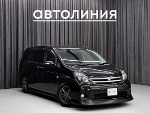 Минивэн Toyota Isis 2012 года, 1270000 рублей, Красноярск