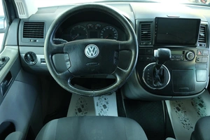 Минивэн Volkswagen Multivan 2004 года, 1599000 рублей, Омск