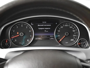 Внедорожник Volkswagen Touareg 2012 года, 1894100 рублей, Казань