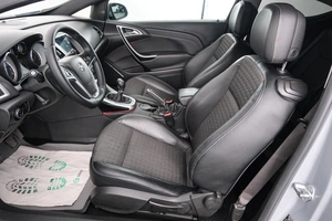 Хетчбэк Opel Astra GTC 2012 года, 899000 рублей, Красноярск