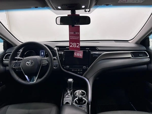 Седан Toyota Camry 2018 года, 2080000 рублей, Красноярск