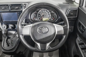 Хетчбэк Toyota Ractis 2015 года, 929000 рублей, Барнаул