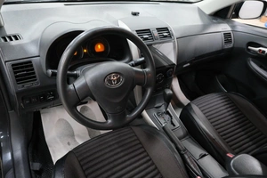 Седан Toyota Corolla 2009 года, 1079000 рублей, Омск