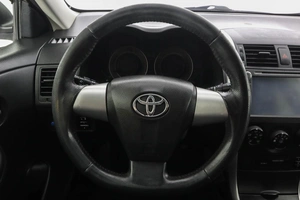 Седан Toyota Corolla 2011 года, 759000 рублей, Пермь
