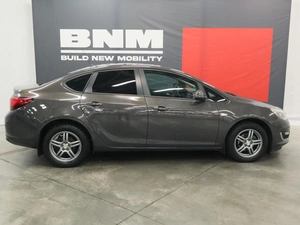 Седан Opel Astra 2013 года, 1030000 рублей, Курск