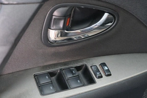 Седан Toyota Avensis 2009 года, 949000 рублей, Омск