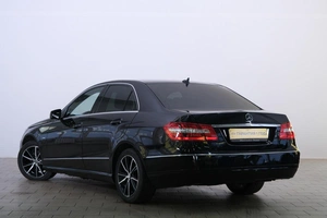Седан Mercedes-benz E-класс 2009 года, 1599000 рублей, Омск