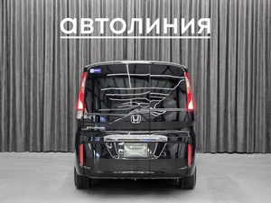 Минивэн Honda Stepwgn 2016 года, 1620000 рублей, Красноярск
