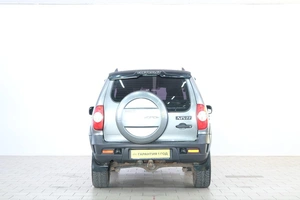 Внедорожник Chevrolet Niva 2016 года, 619000 рублей, Омск