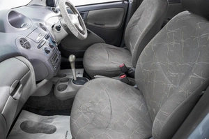 Седан Toyota Platz 2000 года, 349000 рублей, Барнаул