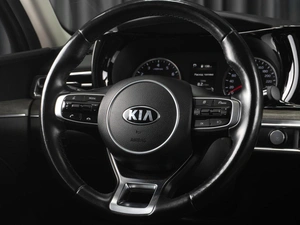 Седан Kia K5 2021 года, 2999000 рублей, Тюмень