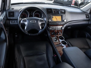 Внедорожник Toyota Highlander 2013 года, 1800000 рублей, Волгоград