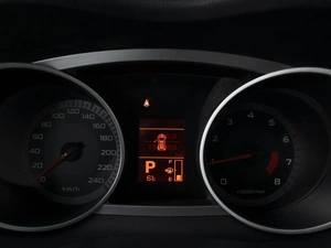 Внедорожник Mitsubishi Outlander 2008 года, 1350000 рублей, Омск