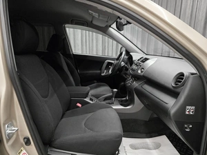 Внедорожник Toyota RAV4 2010 года, 1260000 рублей, Красноярск