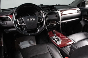 Седан Toyota Camry 2012 года, 1829000 рублей, Сургут