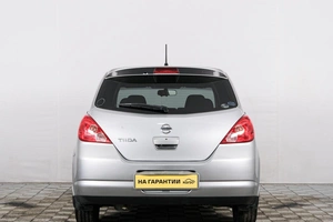 Седан Nissan Tiida 2004 года, 689000 рублей, Красноярск