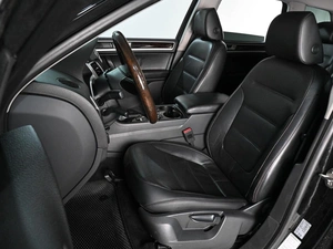 Внедорожник Volkswagen Touareg 2013 года, 2310000 рублей, Аксай