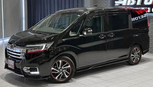 Минивэн Honda Stepwgn Spada 2021 года, 2557000 рублей, Красноярск