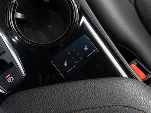 Седан Toyota Camry 2019 года, 2699000 рублей, Тюмень