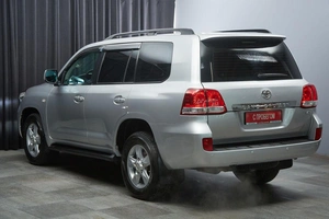 Внедорожник Toyota Land Cruiser 2010 года, 3200000 рублей, Красноярск