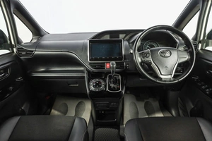 Минивэн Toyota Noah 2019 года, 2799000 рублей, Новосибирск