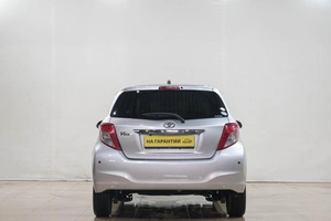 Хетчбэк Toyota Vitz 2013 года, 699000 рублей, Новокузнецк