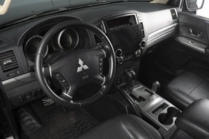 Внедорожник Mitsubishi Pajero 2013 года, 2060000 рублей, Омск