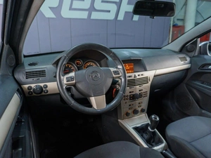 Хетчбэк Opel Astra 2008 года, 449000 рублей, Сургут