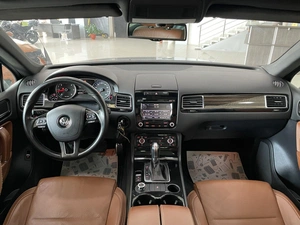 Внедорожник Volkswagen Touareg 2013 года, 2537000 рублей, Солонцы