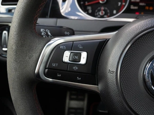 Хетчбэк Volkswagen Golf GTI 2019 года, 3100000 рублей, Краснодар