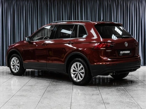 Внедорожник Volkswagen Tiguan 2019 года, 2354000 рублей, Тюмень