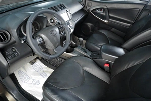 Внедорожник Toyota RAV4 2010 года, 1359000 рублей, Тюмень