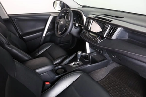 Внедорожник Toyota RAV4 2017 года, 2939000 рублей, Пермь