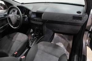 Седан Opel Astra 2010 года, 749000 рублей, Новокузнецк