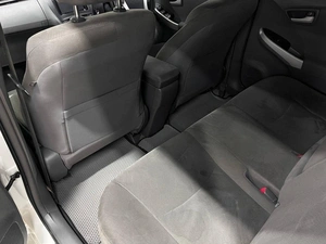 Лифтбек Toyota Prius 2011 года, 999000 рублей, Красноярск