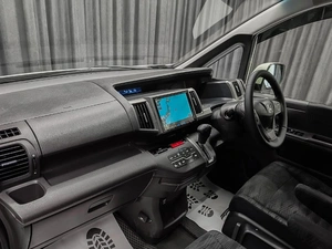 Минивэн Honda Stepwgn 2012 года, 1300000 рублей, Красноярск