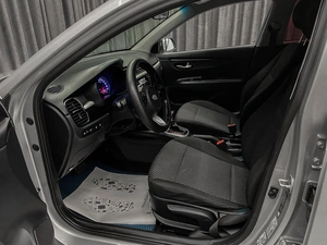 Седан Kia Rio 2019 года, 950000 рублей, Красноярск