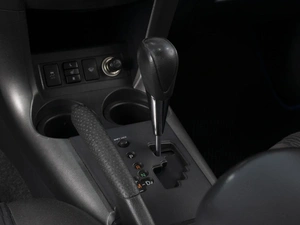 Внедорожник Toyota RAV4 2010 года, 1537000 рублей, Омск